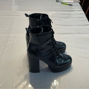 Steve Madden Black Lace Up Boots with Chunky Heel